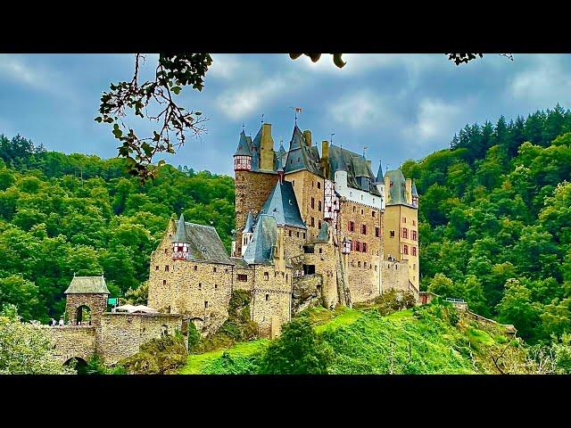 Burg Eltz eine Höhenburg aus dem 12. Jahrhundert Rheinland-Pfalz Germany 4K