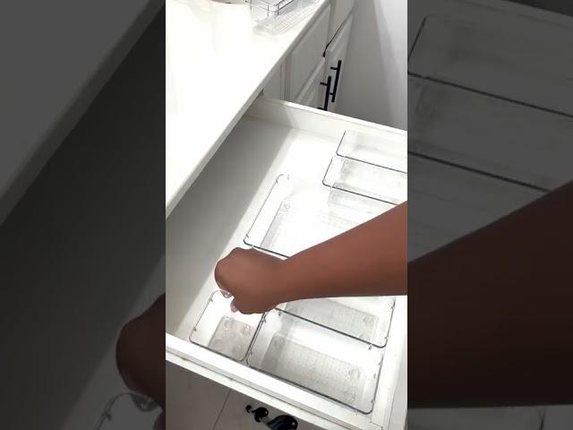 Let’s clean & organize this messy bathroom drawer #bathroomorganization #amazonorganisers