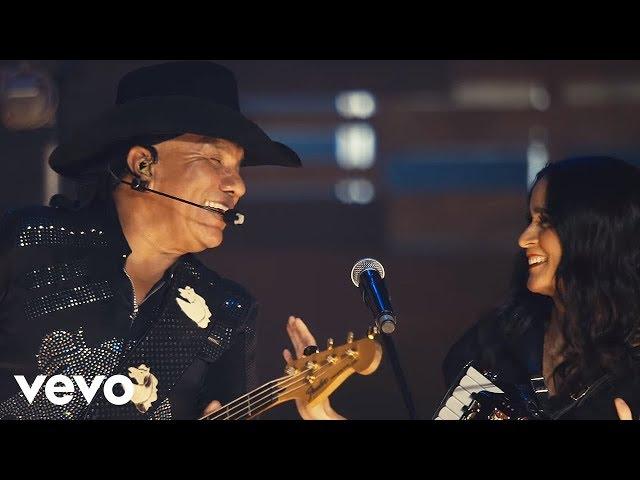 Bronco - Adoro ( Primera Fila ) (En Vivo) ft. Julieta Venegas