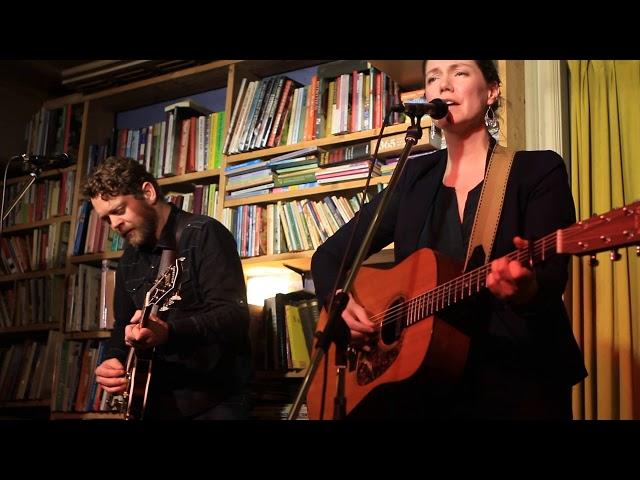 Catherine MacLellan & Chris Gauthier - Beneath The Lindens (live)