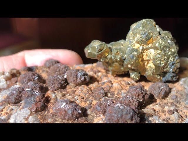 Limonite-Pseudomorphs of Pyrite