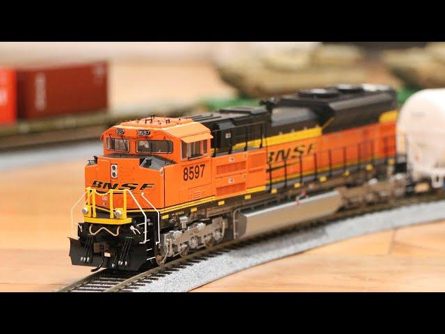 Athearn HO Scale BNSF SD70ACe Unboxing