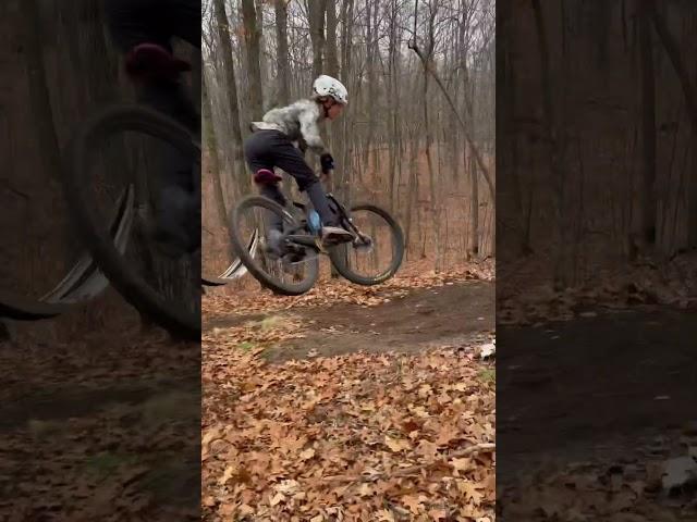 #bike #crash #yt #dh #enduro #mtb #bikelife #stunt #outdoors #shorts @Backyardbuildsmtbski