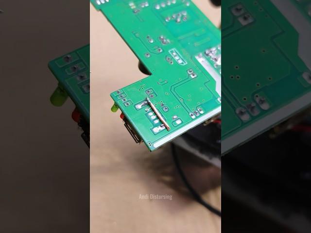 How to Remove a USB Port Using Simple Tools #tips #desoldering #soldering #trick #simple #tools