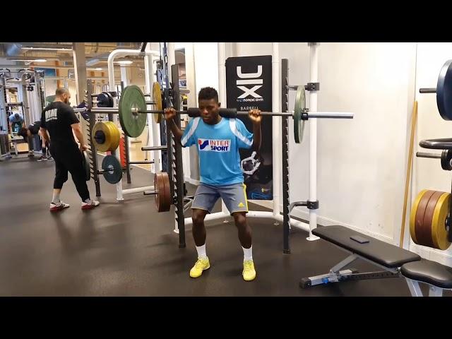 Power and balance workout with bodwe