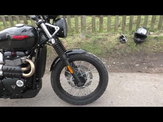 TRIUMPH STREET SCRAMBLER  900CC  2018 WALK AROUND