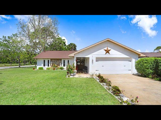 Charming Hudson FL Home Tour | 7801 Scruboak Ct