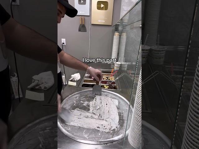 Making 3 rolled ice creams for doordash