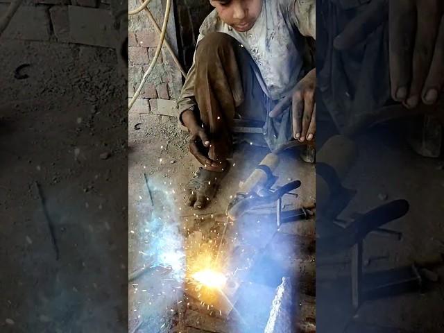 new method of welding of Pakistani welder || new welding technique #shorts #viral