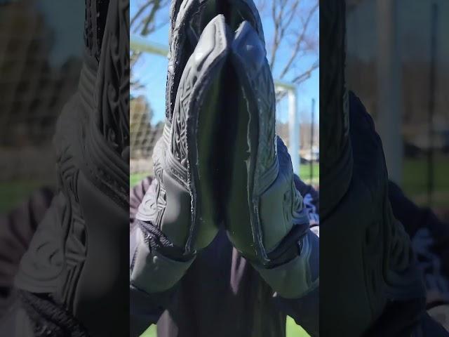 Testing the West Coast Kona blackout gloves ️ #goalkeeper #gkgloves #goalkeepergloves