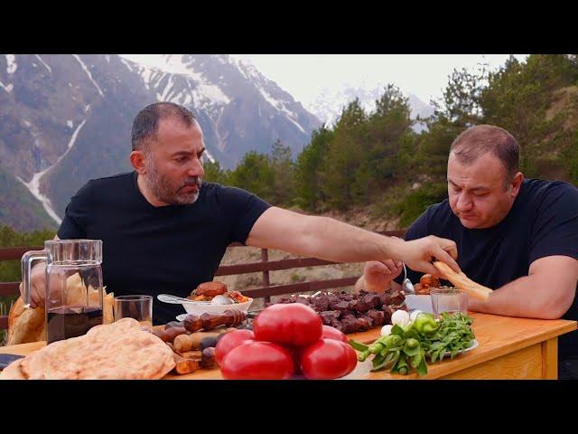 Open-Fire Pot Roast: Tender Meat and Veggies