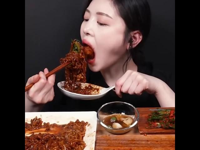 Black Bean Noodles, Egg, Kimchi & Grilled Tripe️ #asmr #mukbang #satisfying #food@EatwithBoki