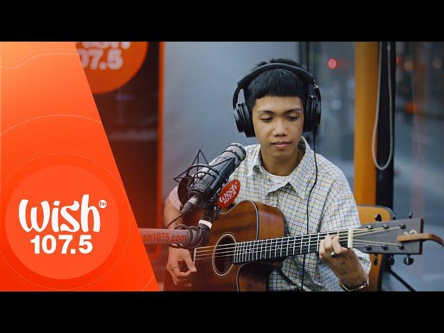 Jan Roberts performs "Sagip" LIVE on Wish 107.5 Bus