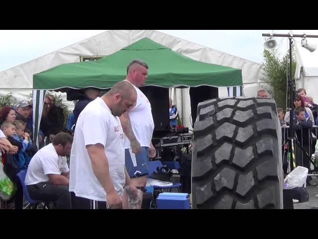 O'HAGAN V BECK 900LBS TYRES NORTHERN IRELANDS STRONGEST MAN 2014