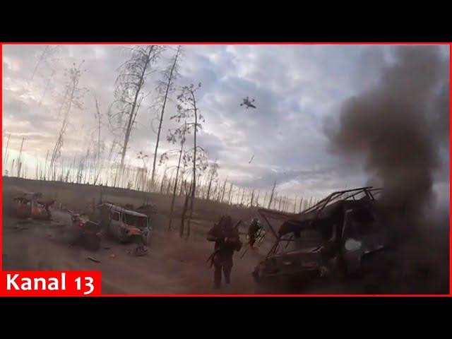 "Run, run" - Russian soldiers were suddenly attacked by drones among the destroyed equipment