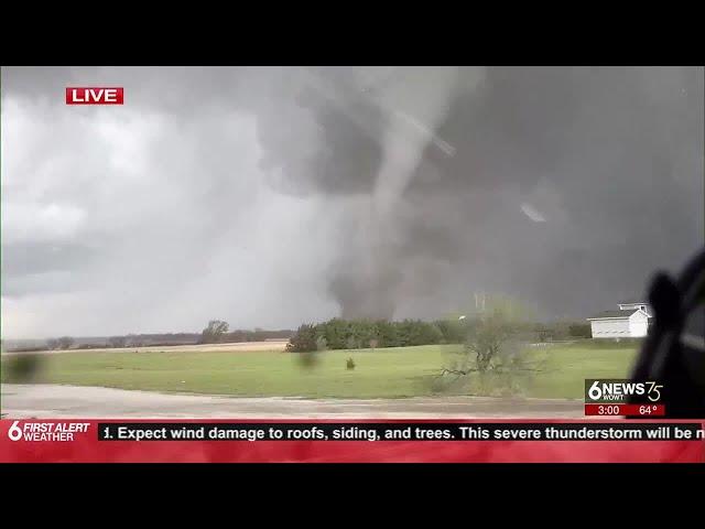 Tornado touches down near Waverly, NE