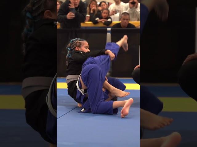 Bow and Arrow by Ana Sanchez at the @ibjjf Jiu-Jitsu Con   #jiujitsu #bjj #shorts #atoskids