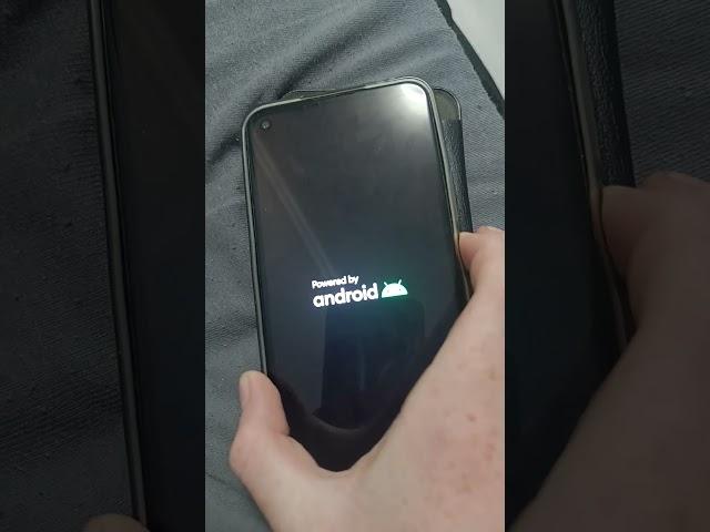 OH N0 I g0T lINux (this is a joke)#linux #penguin #phone #no