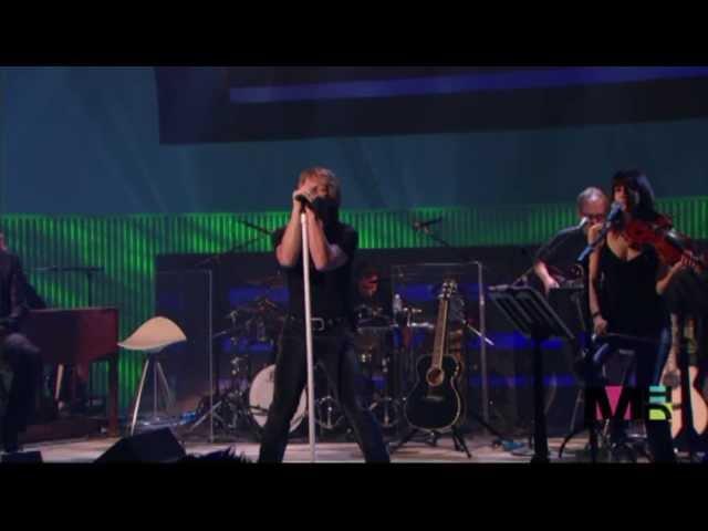 John Bon Jovi performs Hallelujah (Leonhard Cohen's Version)