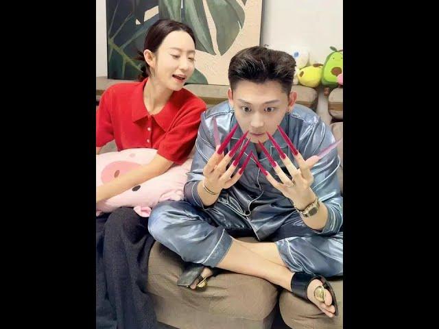 When my younger brother was sleeping  I secretly did a set of new year nail art for him. I didn't e