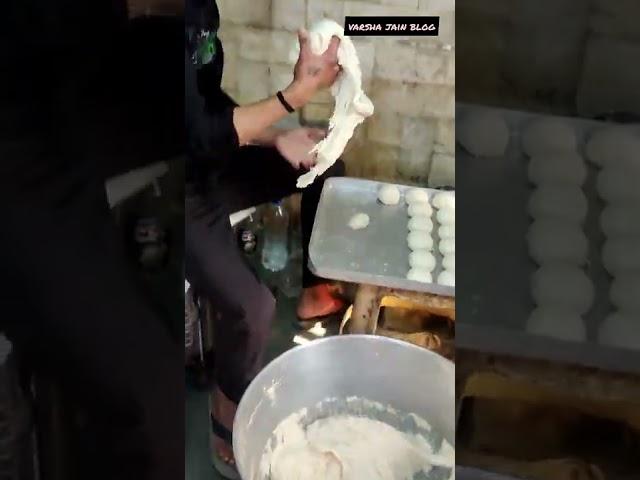 भटूरे कैसे बनते हैं // How to make Bhature  // shorts