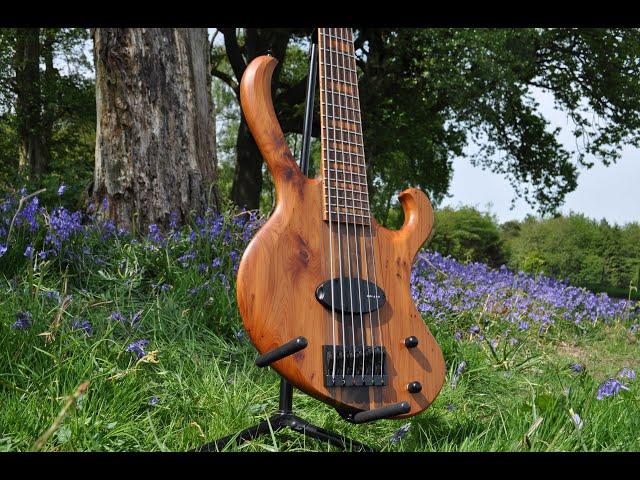 Manton Customs Ascendant 6 String Bass Solo Demo