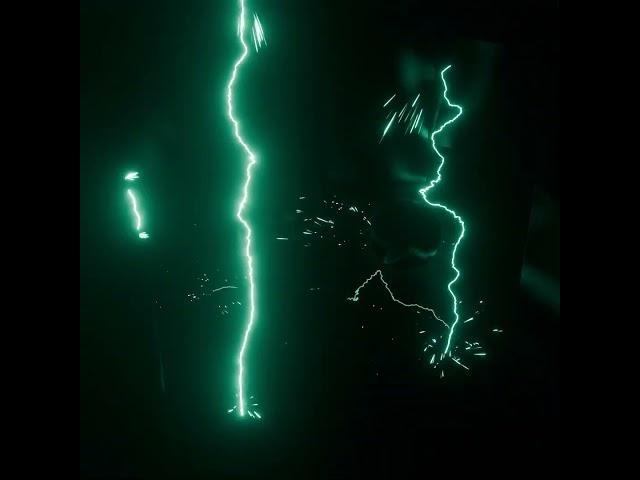 Lightning Arcs with Sparks