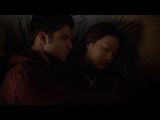 Teen Wolf [3×22] Scott & Kira First Kiss