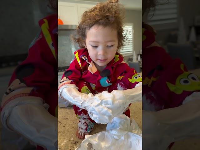 This One Ingredient In Homemade Slime Is So Messy