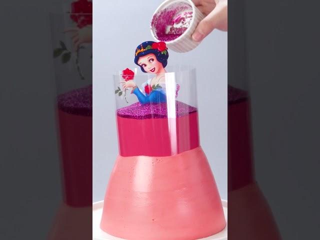 Pull Me Up Snow White Cake Decorating Idea