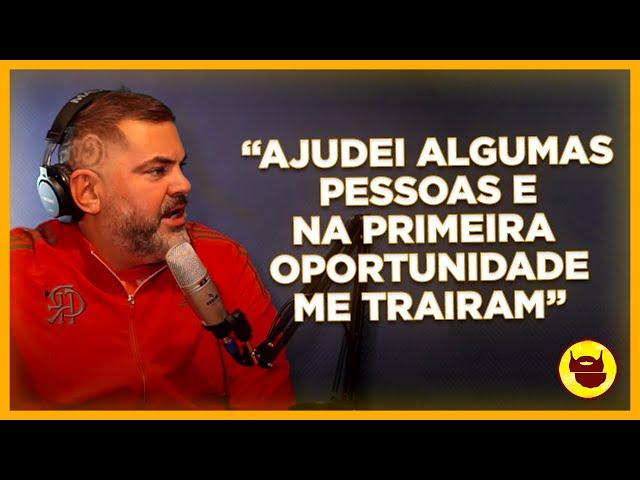 "AJUDEI ALGUMAS PESSOAS E, NA PRIMEIRA OPORTUNIDADE, ME TRAIRAM" - Paparazzo Rubro-Negro