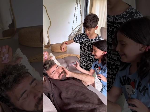 الاخت الشـيطـانه وقعت اخوها شوفوا الفيديو اللي فوق ده بسرعهومتنسوش اللايك والاشتراك في القناه
