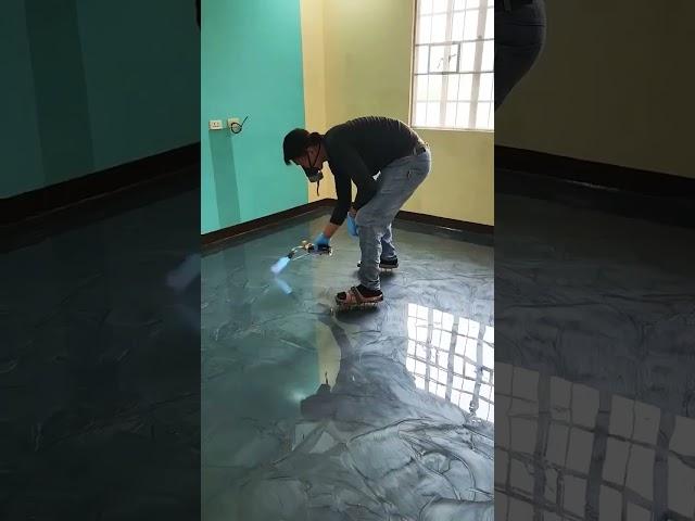 We did this silver metallic epoxy floor #resinking #epoxyresin #epoxyflooring