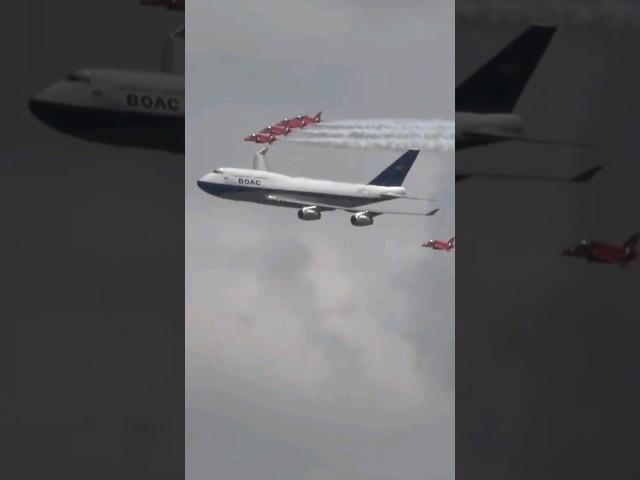 みんな大好き747! イギリス空軍レッドアローズと編隊飛行 RAF Red Arrows Formation