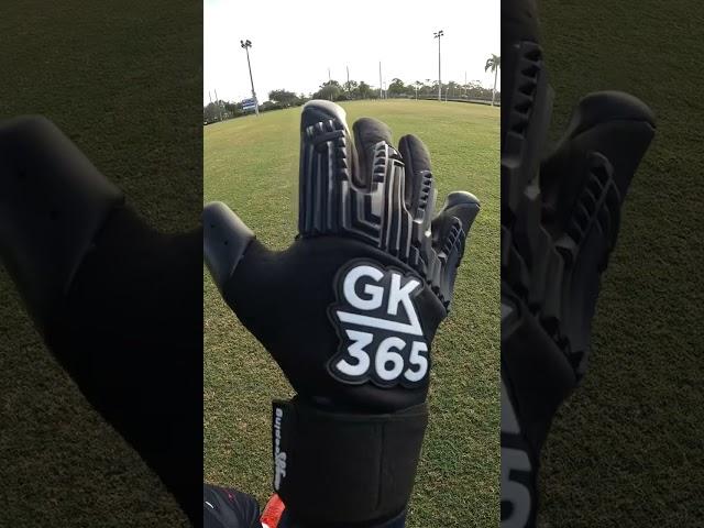 Goalkeeping 365 Lights Out Megagrip 2.0 