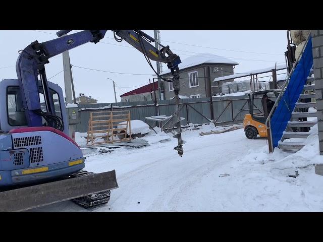 Бурение лунок в приямке Телескопическим шнеком