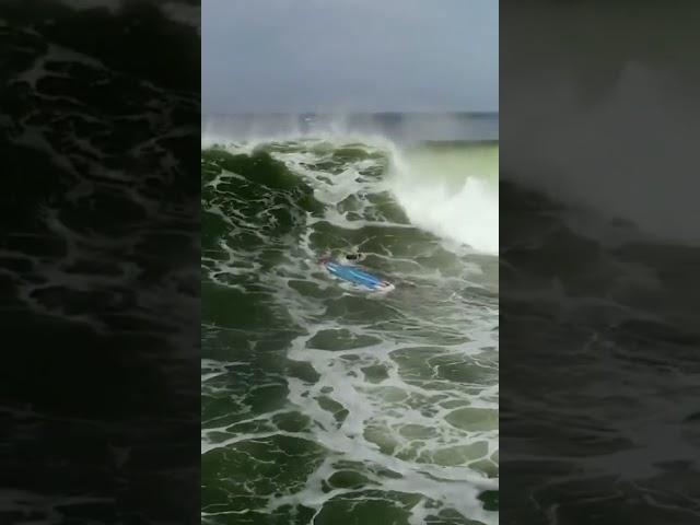 Paddle board ｜A huge wave｜stand up paddle board｜SUP