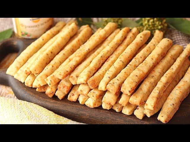 Crispy crackers with French mustard. Recipe for delicious crackers. Without eggs