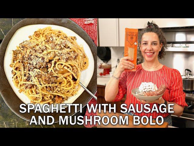 Spaghetti with Sausage and Mushroom Bolo