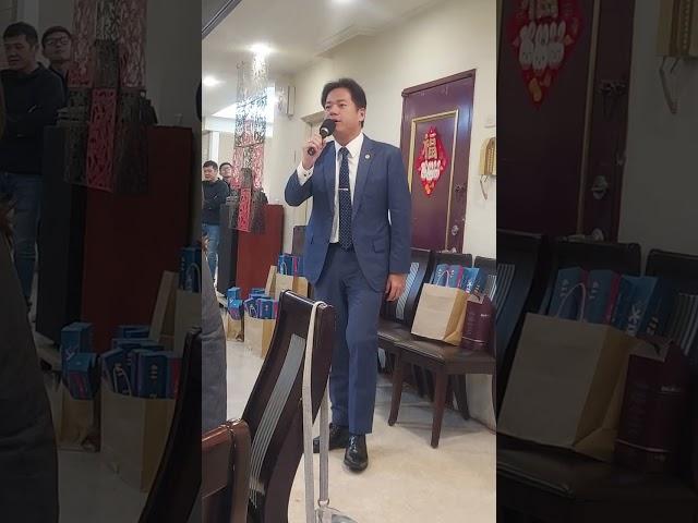 邱臣遠市長高歌一曲--傻瓜
