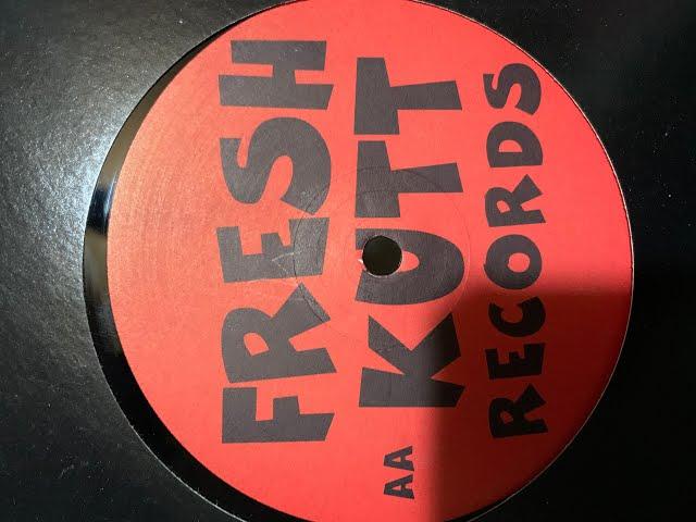 FRESHKUTT RECORDS VOLUME 2 'PUSH THE BUTTON' FRESH MIX, THE PRISONERS OF TECHNOLOGY