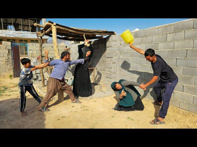 The police arrive and Hussein: Can the first woman arrest the second woman with the police?!!!
