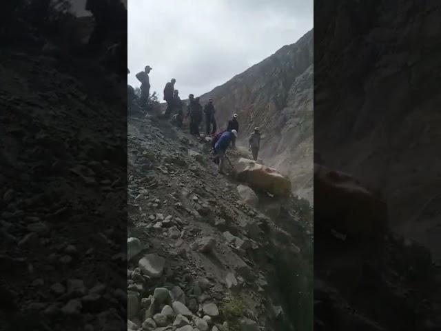 be careful - land sliding in gilgit Baltistan Pakistan shorts Islamic #islam #ytshorts #shorts reel