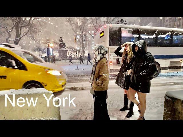 NYC 12AM Snow Walk in Manhattan, 2025 Heavy Snowfall in NYC 4K NYC Snow Walk in Manhattan ASMR