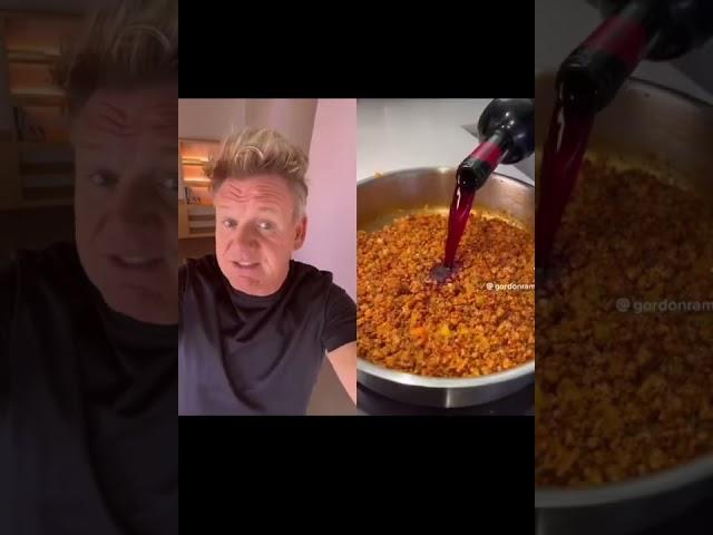 Gordon Ramsay rates Notorious Foodie’s Shepherds Pie! #gordonramsay #pie #shepherdspie #homecooking