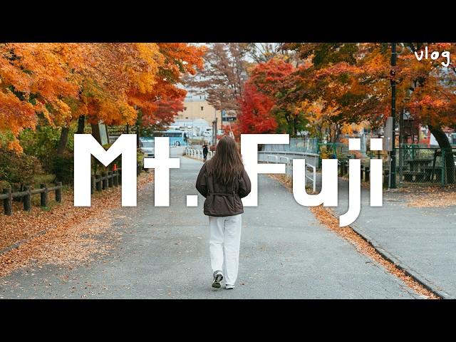 A perfect day at Lake Kawaguchiko with Mount Fuji in the distance | Japan Autumn Fall vlog