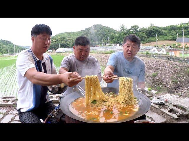 예전에 즐겨먹던 분식집 인기메뉴 추억의 떡라면 [Rice Cake Ramen]