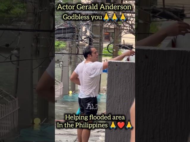 actor Gerald Anderson helping flooded area in the Philippines godbles you sir Gerald Anderson️️️