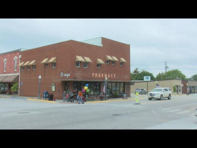 ‘Pretty much broke’: Iowa pharmacy says it will close if PBM reform vetoed