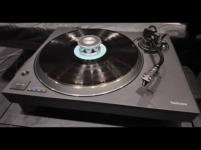 Technics Live Demos New SL-1300G Turntable and New SC-CX700 Wireless Powered Loudspeaker